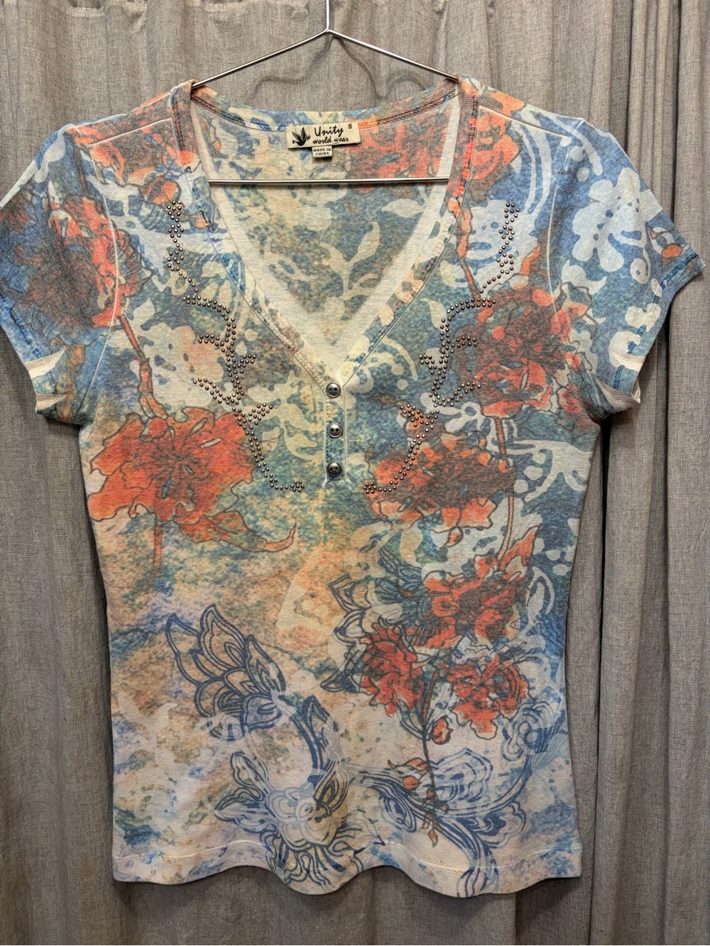 Unity World Wear Floral V-Neck Tee in Blue & Coral